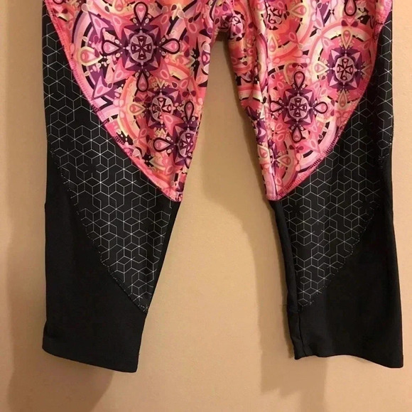 Womens Danskin Now Capri Leggings Pink Boho - Picture 3 of 12